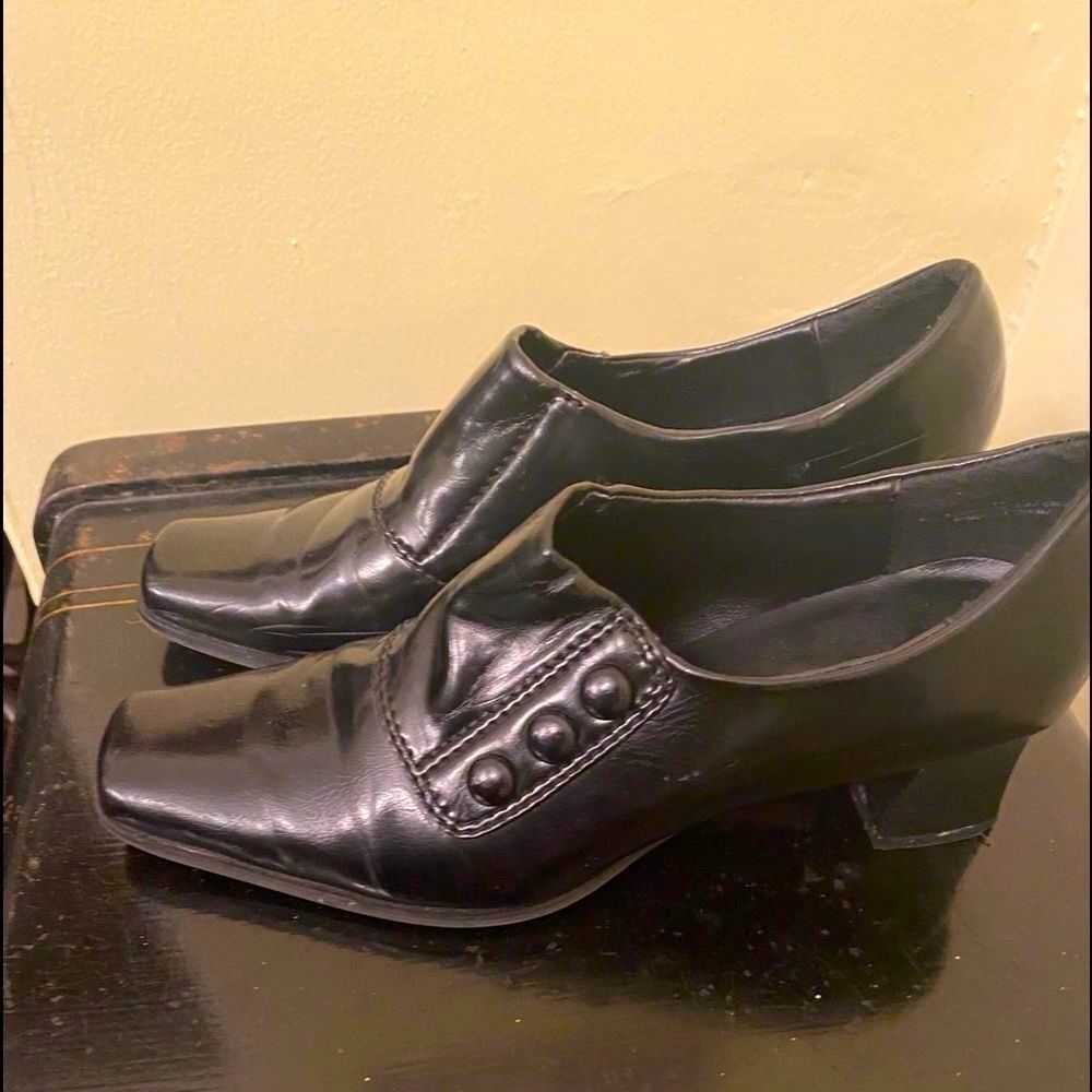 Contesa Italian Y2K Bootie Slip On Button Shoes 7.5